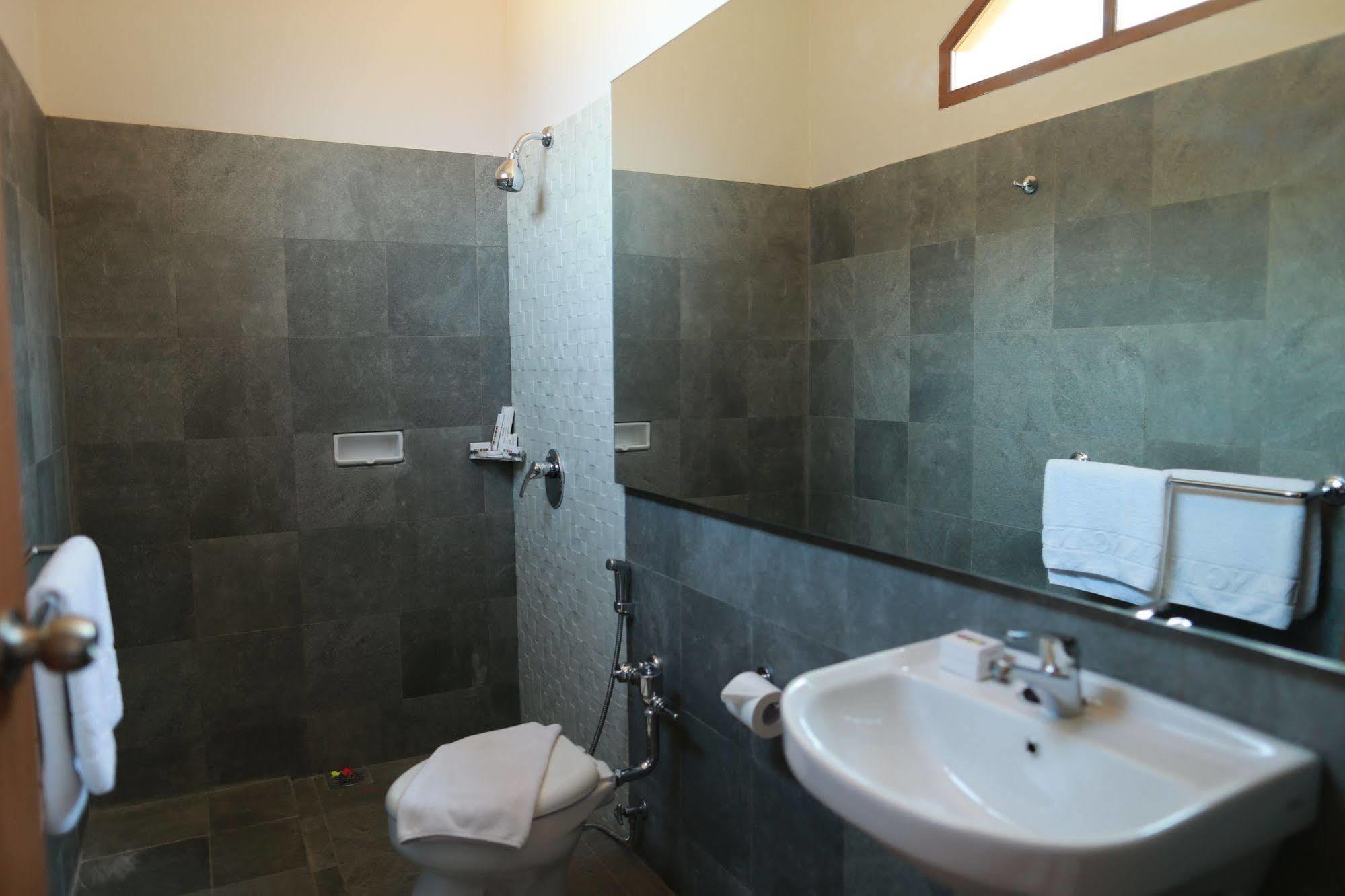 Sanghyang Indah Spa Resort Anyer Kültér fotó